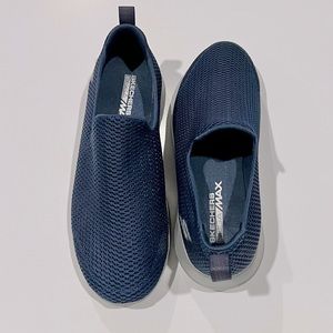 Skechers Men’s Go Walk-Athletic Air Mesh Slip On Walking Shoes Size 8
